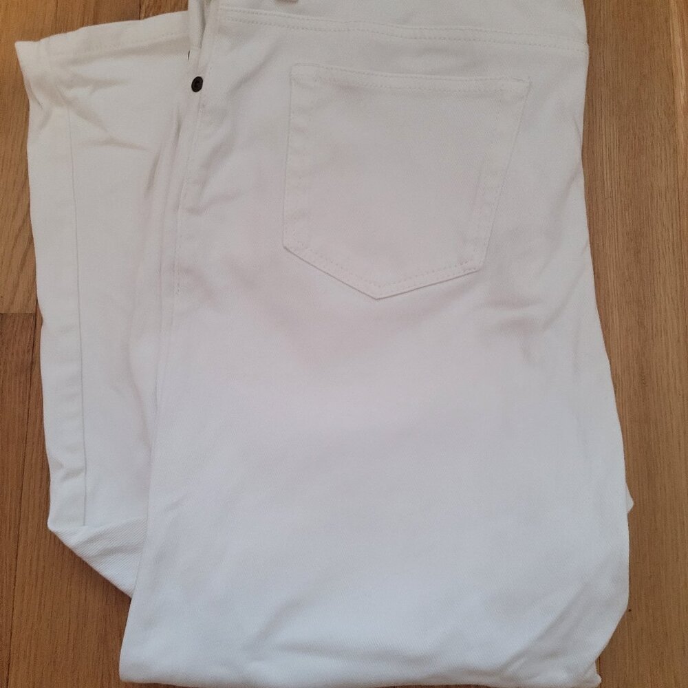 L.L.Bean White Classic Fit Capri jeans